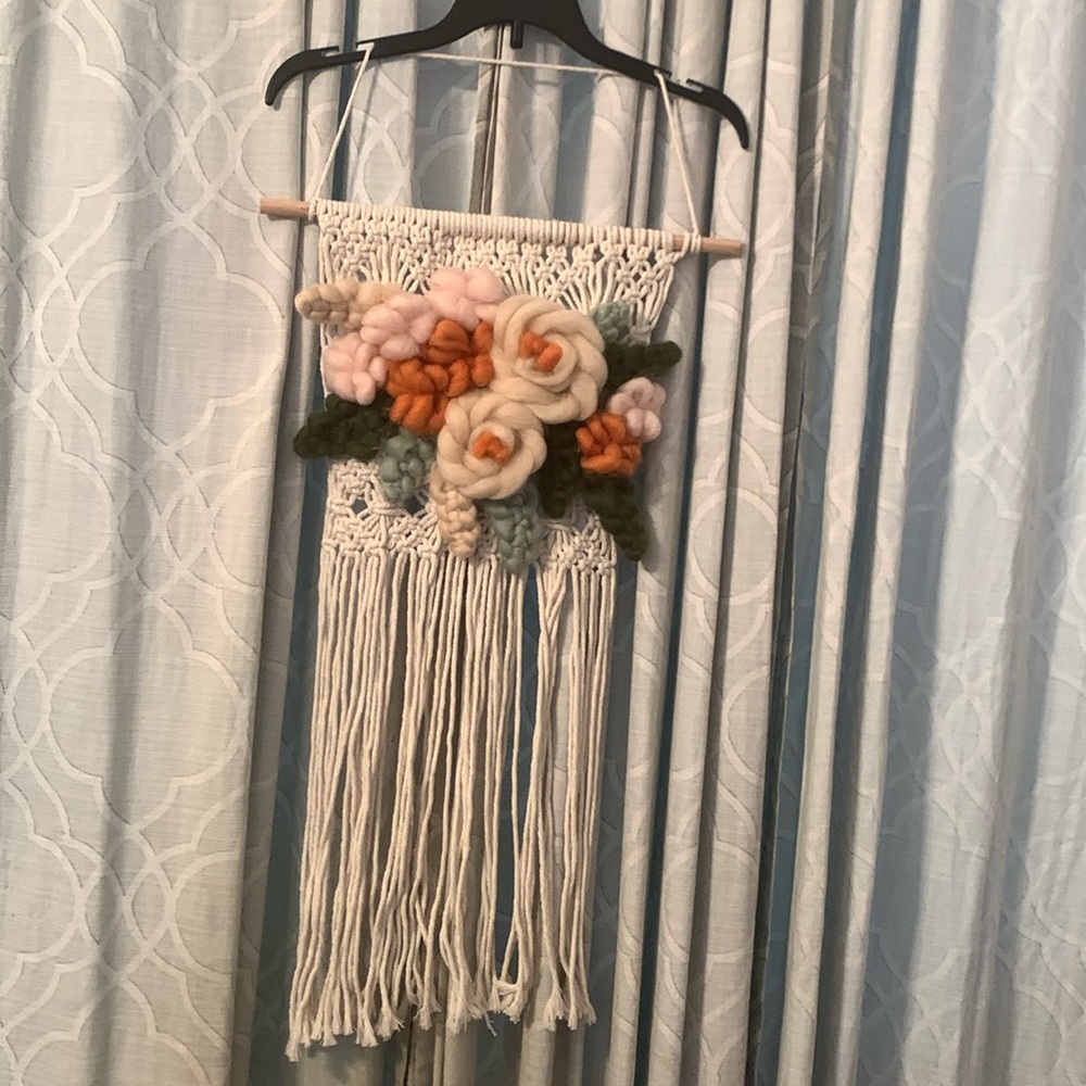 NWOT hand crafted Macrame With crochet